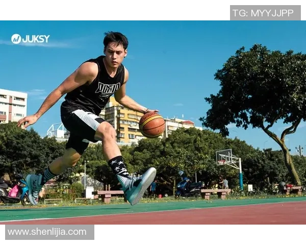 三分神射的成长轨迹：从少年梦想到篮球巨星的奋斗与荣耀